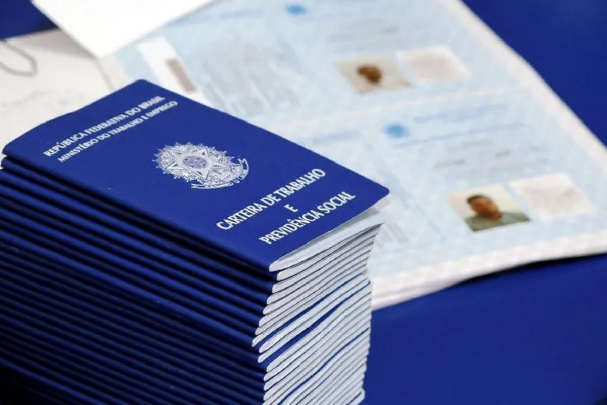Mais de 100 vagas estão disponíveis no SineBahia; Confira