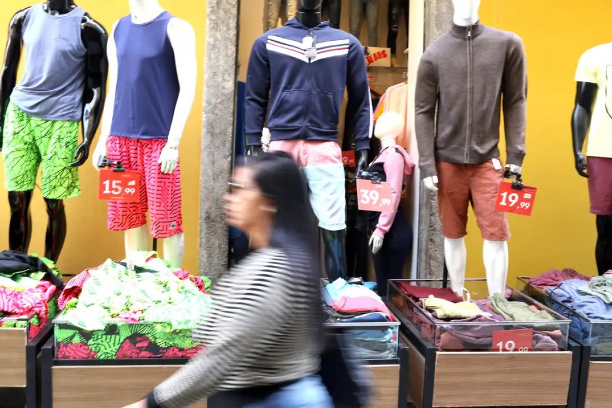 Mais de 40% dos brasileiros pretendem gastar mais no dia dos Pais, diz Pesquisa