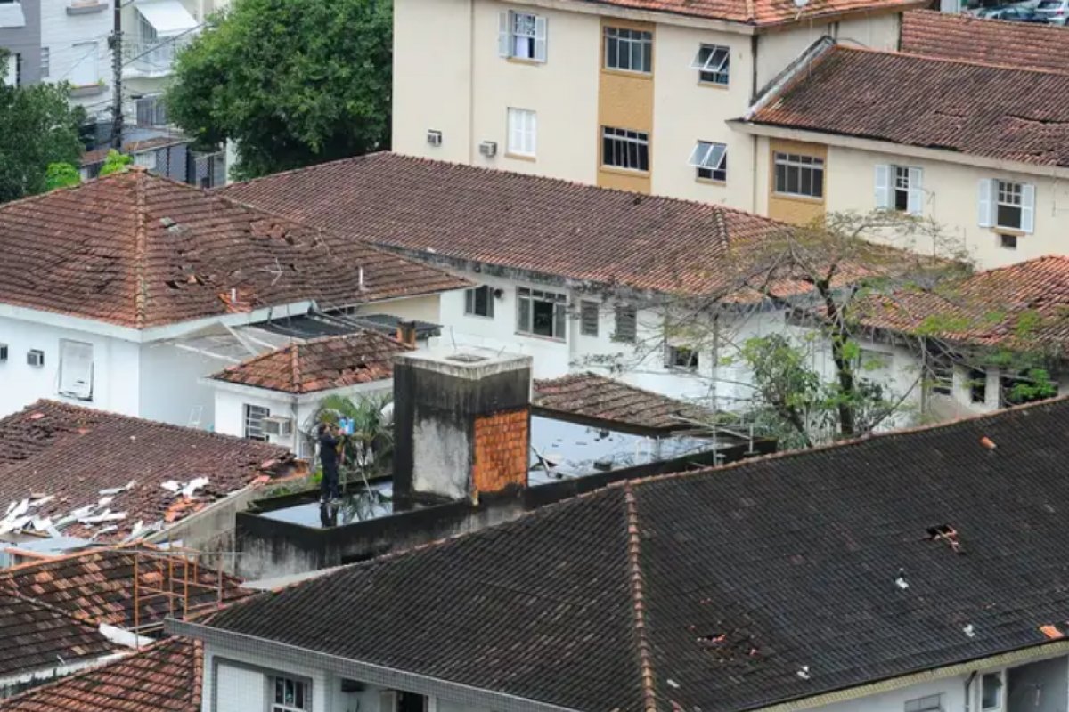 Vizinhos esperam indenização 10 anos após queda de avião com Eduardo Campos em Santos