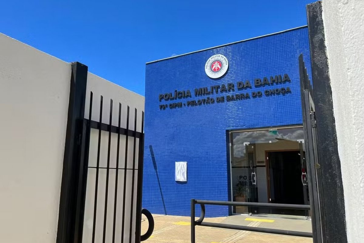 Homem é preso após matar tio com golpes de facão na Bahia