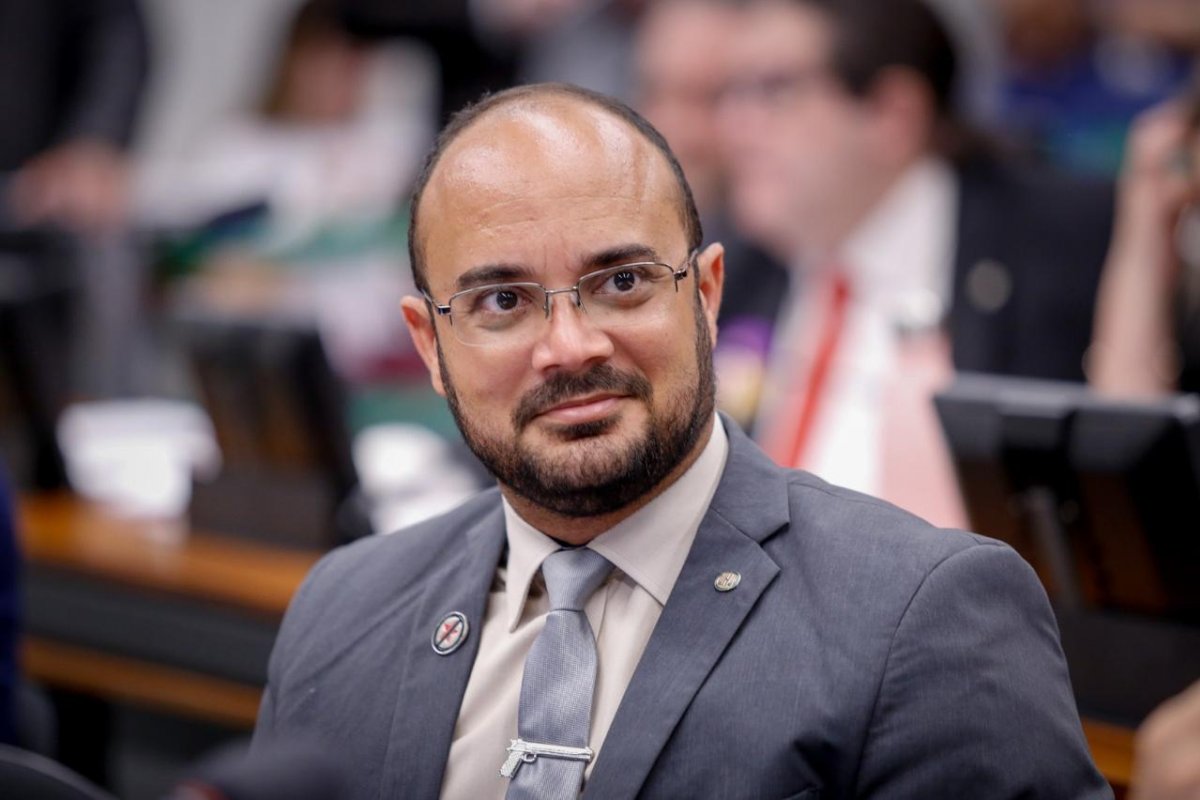 Capitão Alden pede aprovação de PL que proíbe posicionamentos político-ideológicos por parte de ministros