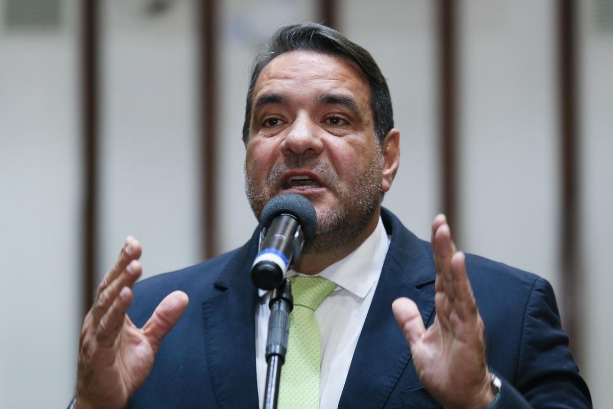 Alan Sanches responsabiliza Jerônimo pela baixa nota da Bahia no Ideb: 'Não há como esperar outra coisa'