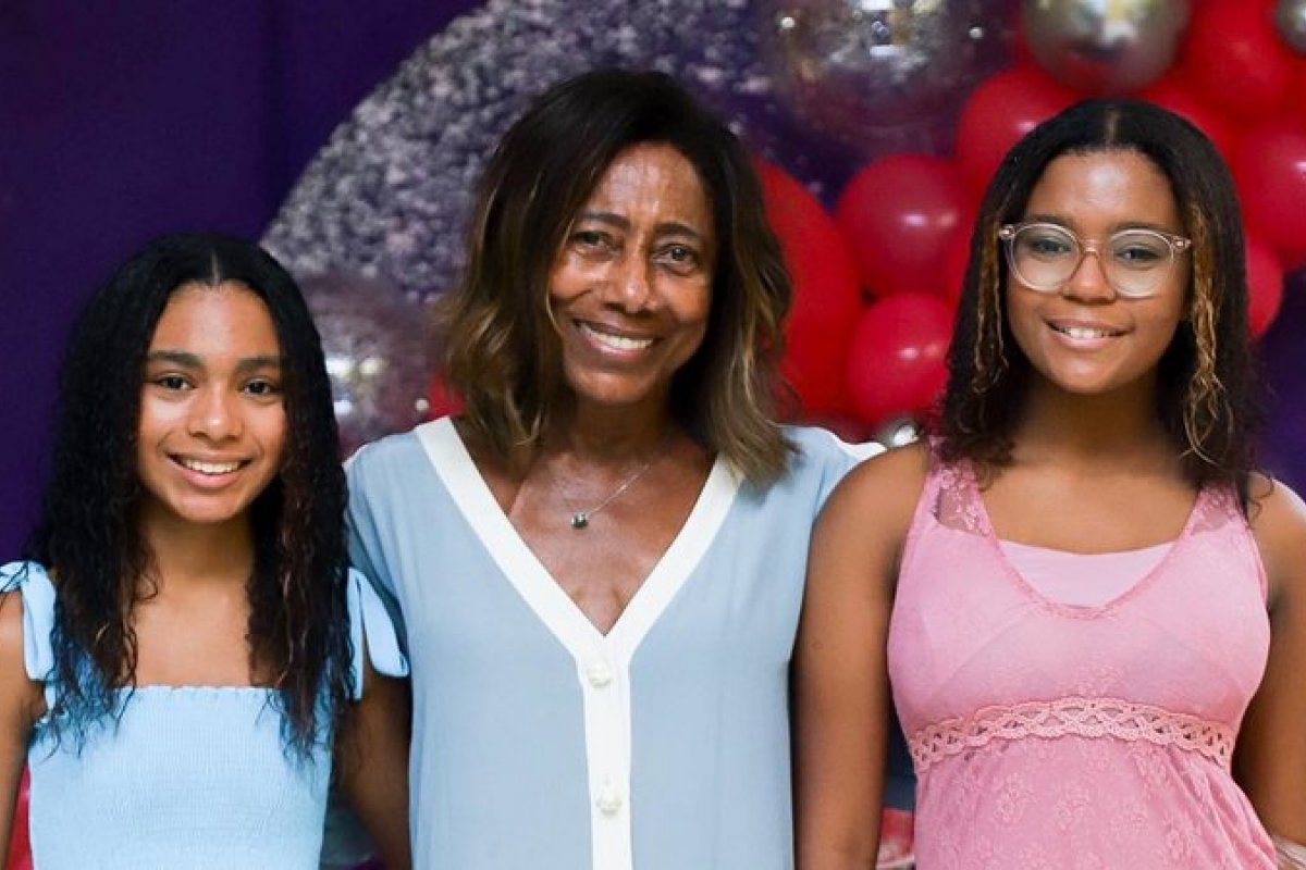Filhas de Gloria Maria homenageiam a mãe no dia do seu aniversário!   