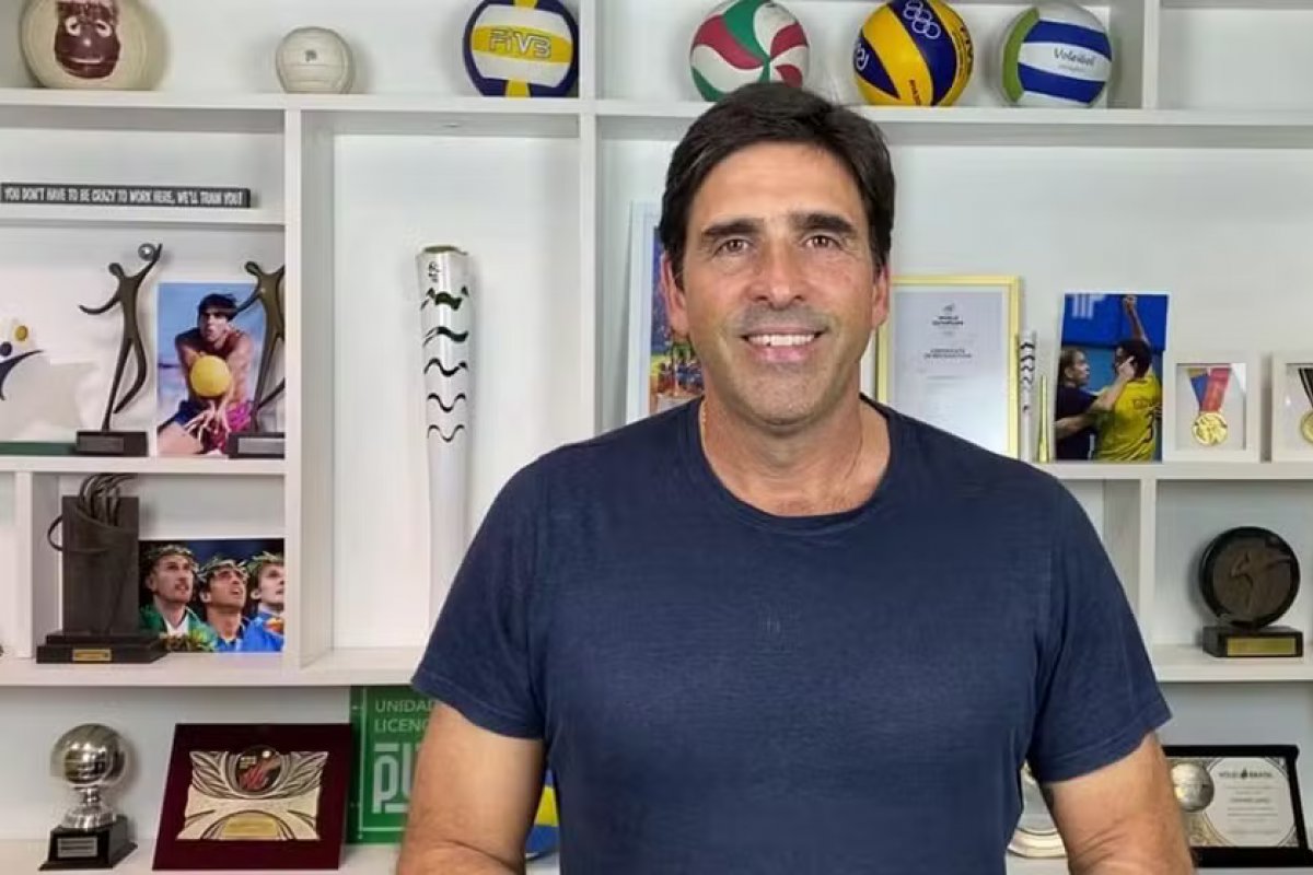 Giovane Gávio, bicampeão olímpico, sofre acidente de carro em SC 