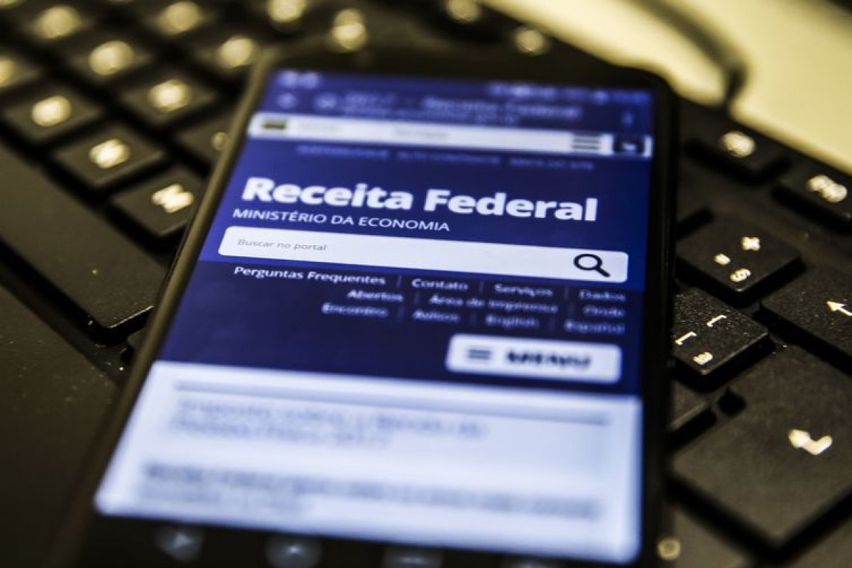 Receita paga 1º lote de restituições do Imposto de Renda 2019