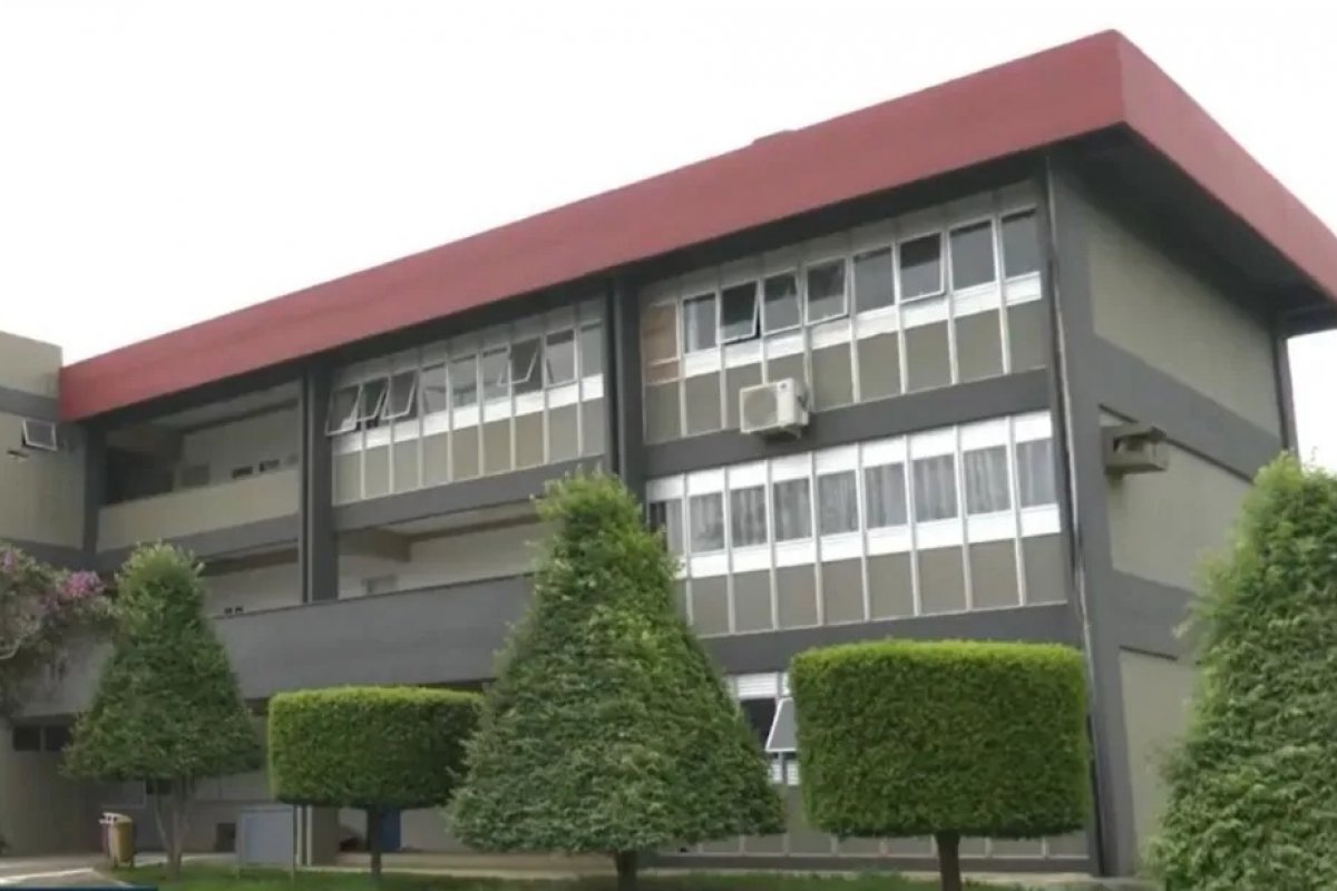 Professores das universidades estaduais da Bahia paralisam atividades nesta segunda-feira