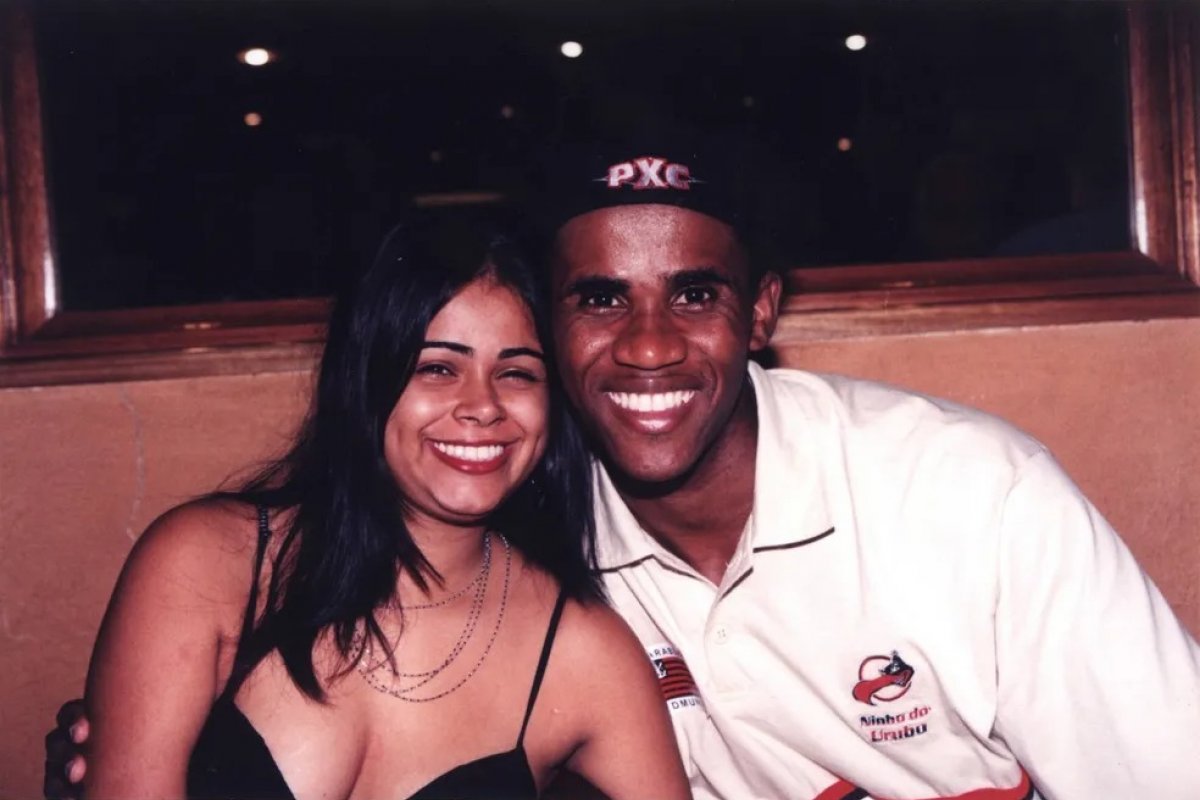 Viúva de Claudinho pede R$ 1 milhão de indenização após cemitério tirar restos mortais do artista de jazigo sem autorização