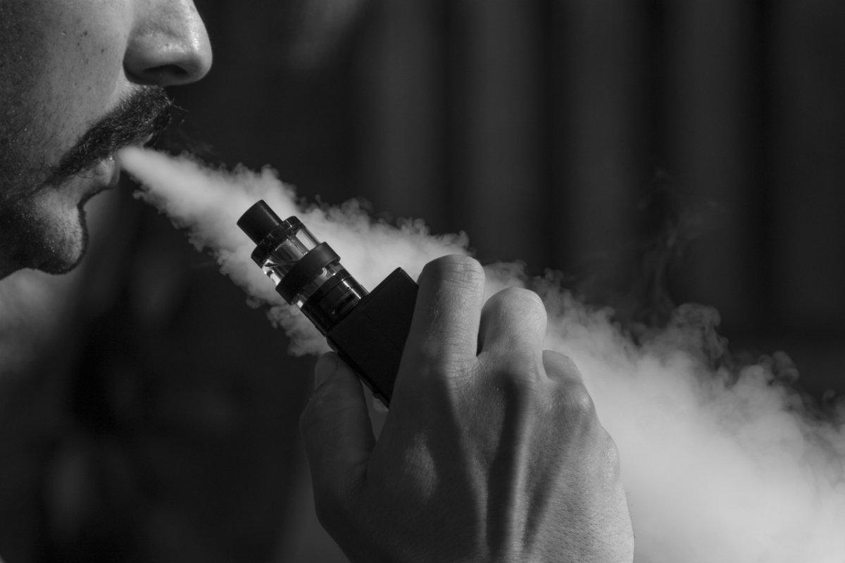 Associação Médica Brasileira e mais 79 entidades assinam carta contra PL que libera cigarro eletrônico