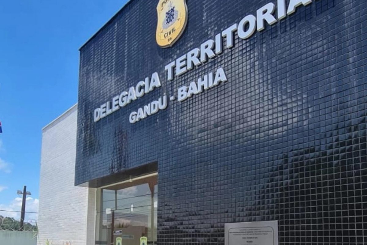 Suspeito de matar mulher com golpes de facão na Bahia é preso em SP 16 anos após o crime