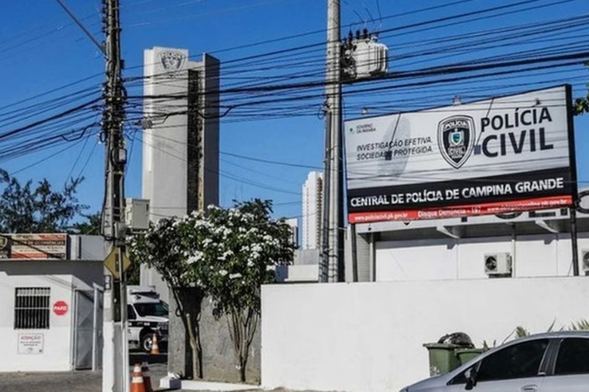 Homem urina em carro por aplicativo, se recusa a pagar viagem e atira em motorista 