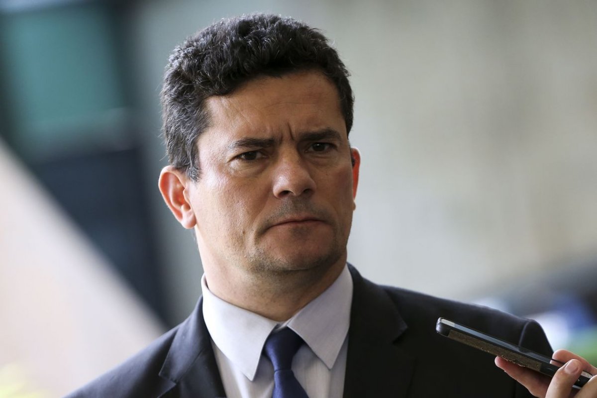 Moro afirma que Lula deveria ter cumprido toda a pena que lhe foi imposta antes de deixar a prisão