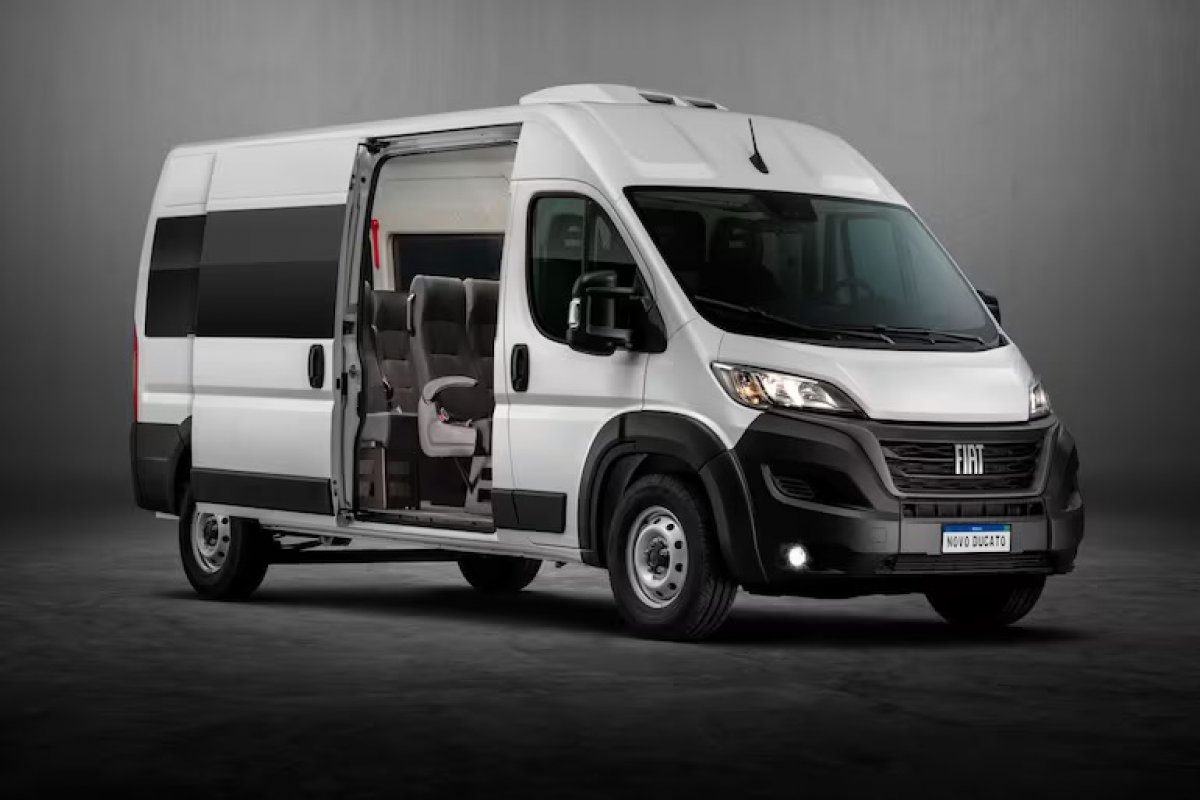 Fiat Ducato ganha versão “luxo” 15+1 lugares 