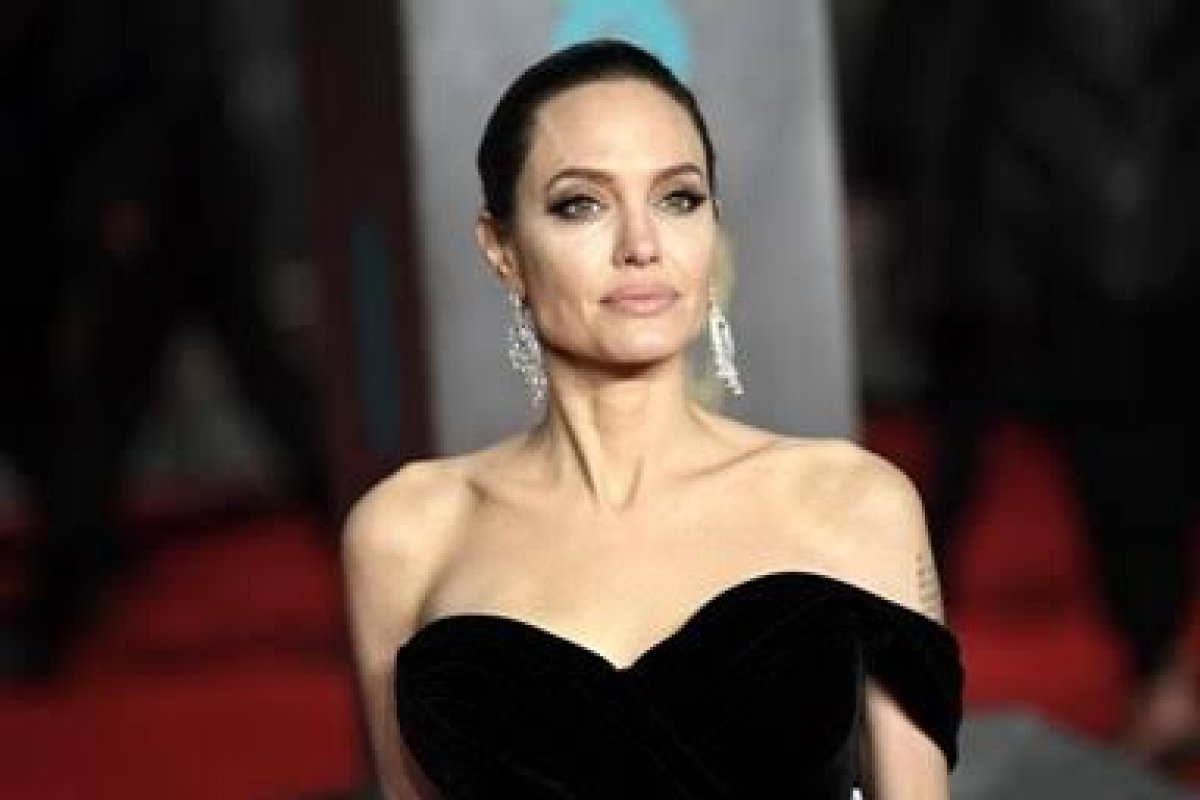 Angelina Jolie decide produzir série  para educar crianças contra fake news