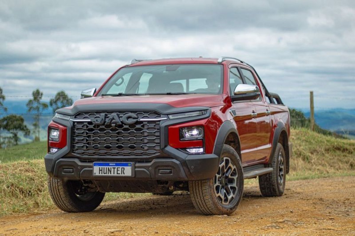 JAC anuncia picape Hunter nas versões diesel e elétrica 