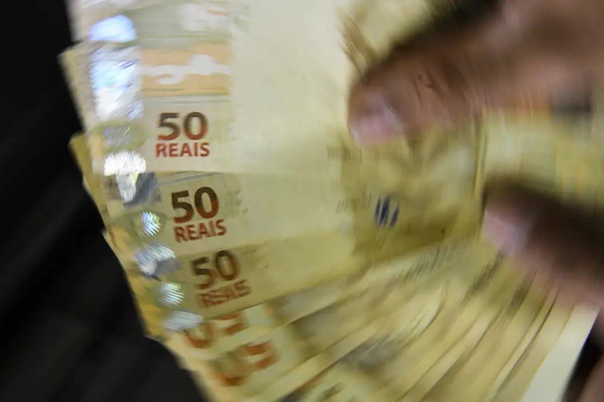 Projeção de impostos com a reforma tributária chega a 27,97% e se torna a maior do mundo