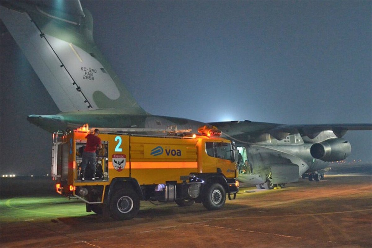 Governo envia aviões das Forças Armadas para combater incêndios em SP