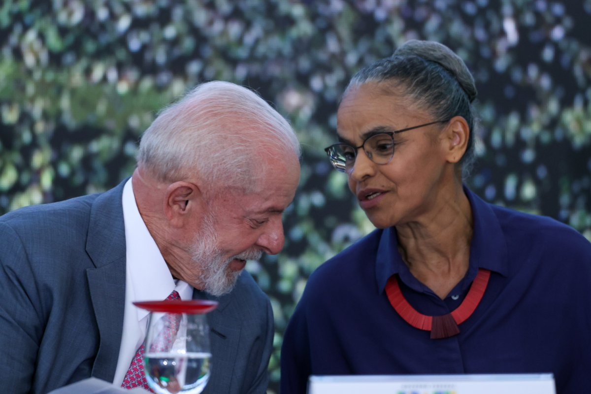 Incêndios no país: Lula e Marina realizam reunião de emergência