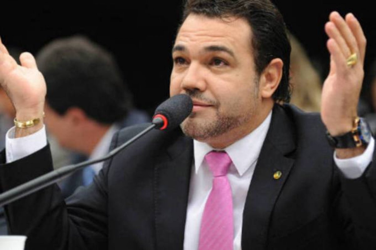 Bancada Evangélica quer blindar Ministro da Justiça