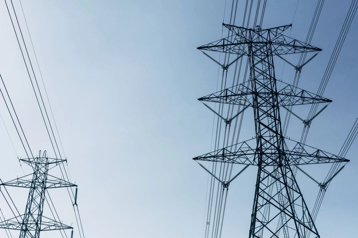 Bairros de Salvador registram queda de energia nesta segunda-feira (26)
