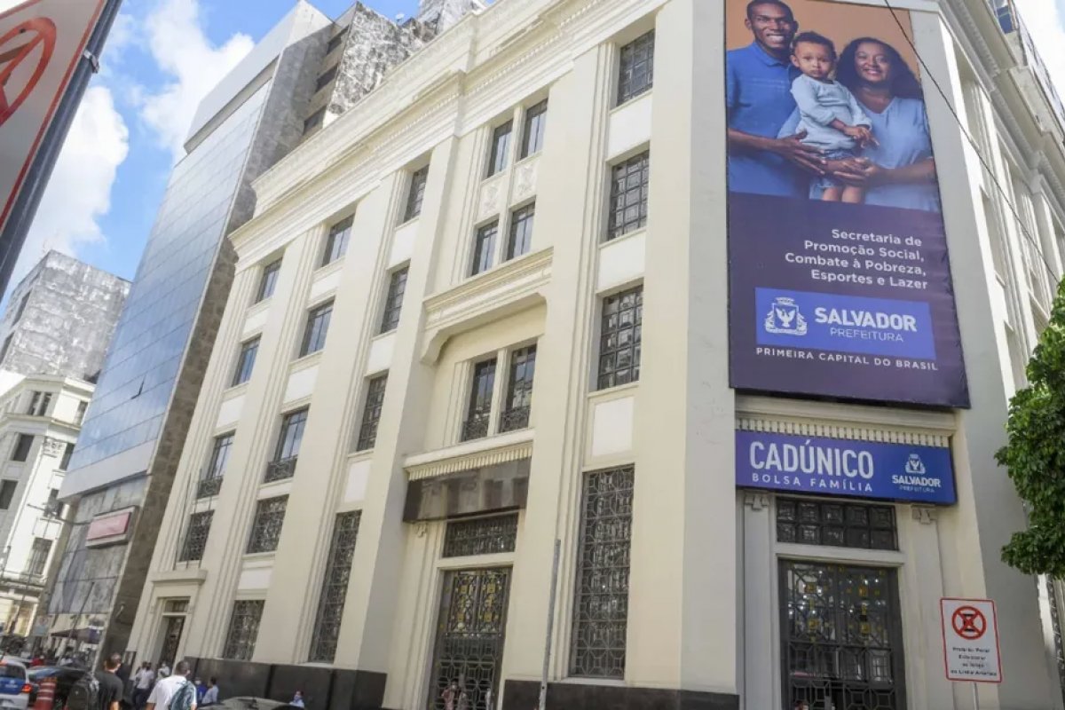 Idoso morre esperando atendimento no CadÚnico em Salvador 