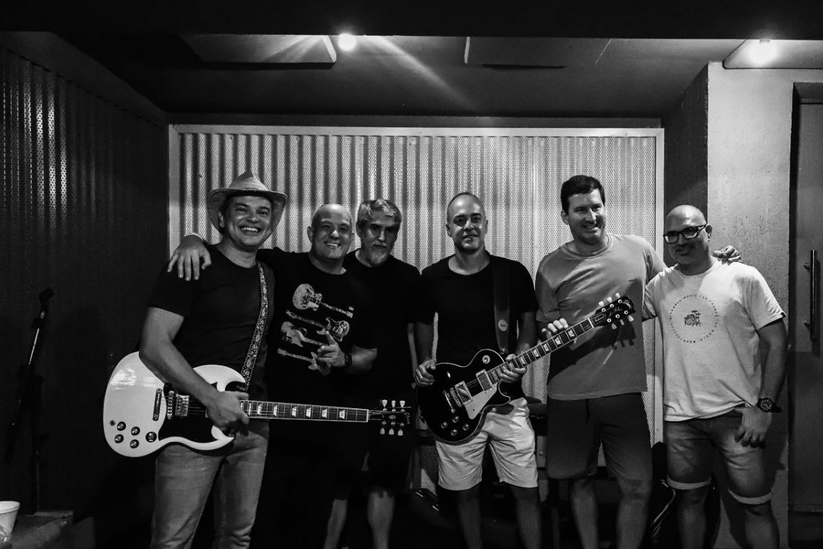 Banda Tricúspide celebra 35 anos de amizade com show inaugural