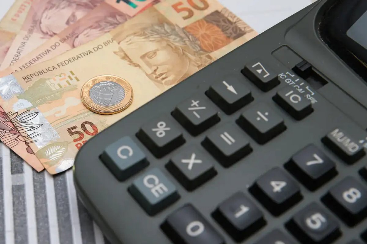 Salário mínimo em 2025 deve ser de R$ 1.509