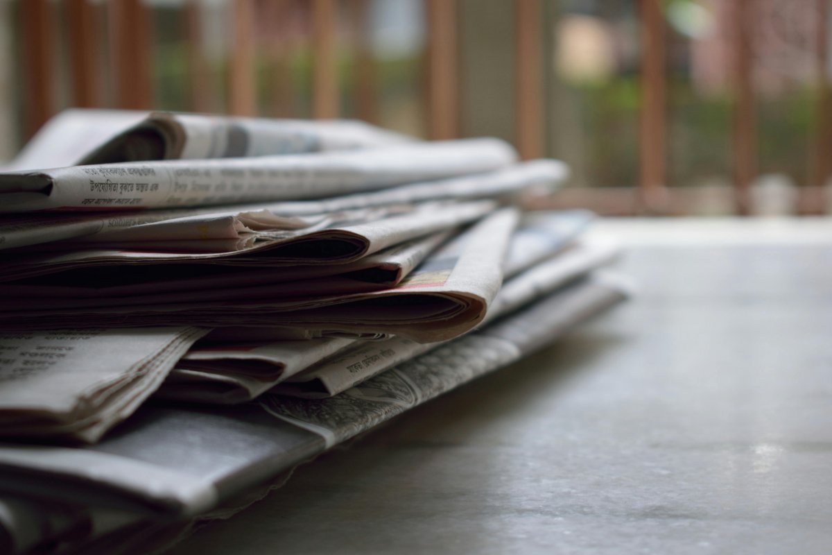 Jornal sobre naufrágio do Titanic é encontrado em armário após 112 anos