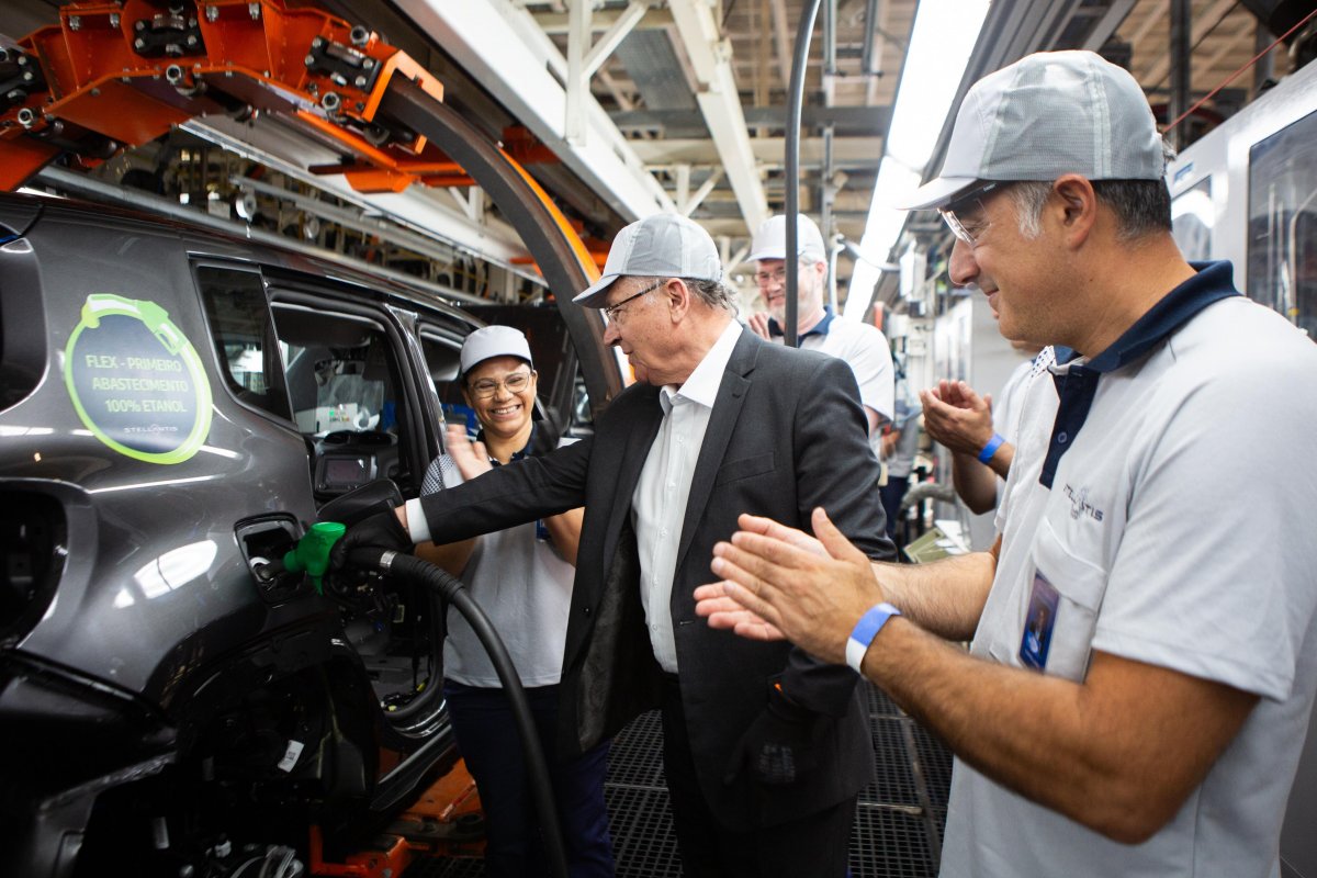 Carros da Jeep e Fiat feitos em Pernambuco terão primeiro abastecimento feito com etanol