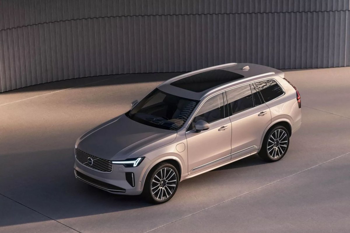 Volvo XC90 passa por reformulação e motor híbrido fica mais eficiente 