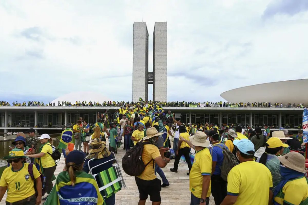 Homem em situação de rua acusado de participar dos atos de 8 de janeiro é absolvido 
