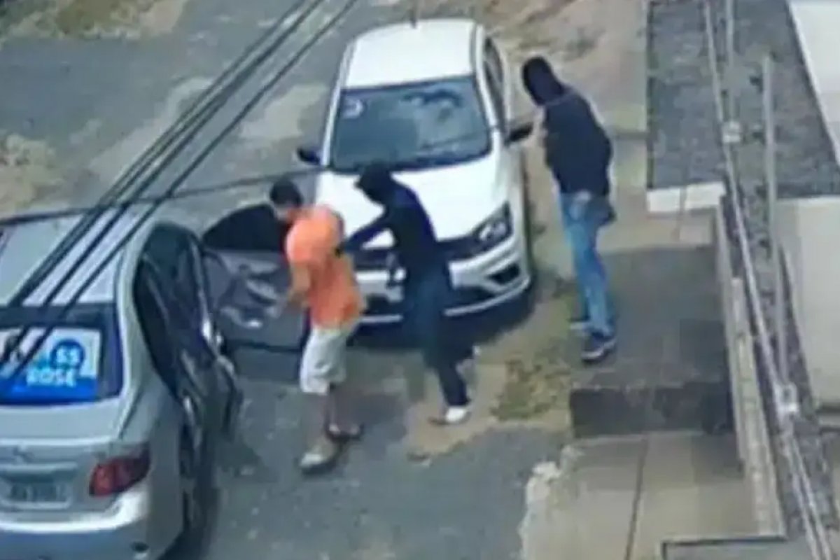 Trio encapuzado sequestra cigano no recôncavo da Bahia