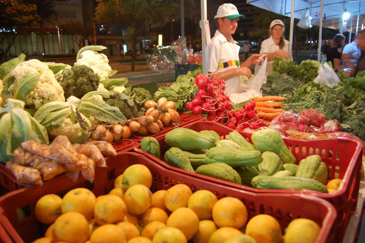 Supermercados fazem acordo para não vender hortifruti com agrotóxicos acima do limite 