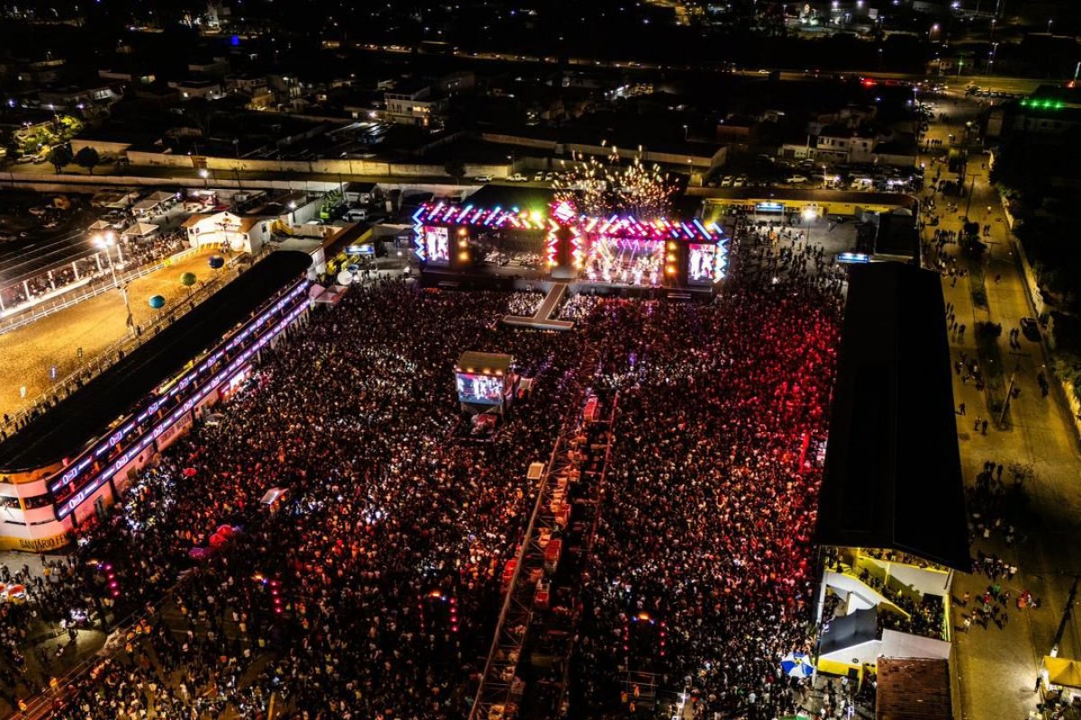 Vaquejada de Serrinha: Primeira noite de festa reúne 32 mil pessoas 