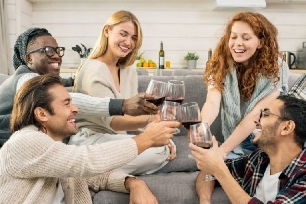 Rock in Rio em casa: vinhos e harmonizações para curtir o festival do sofá! 