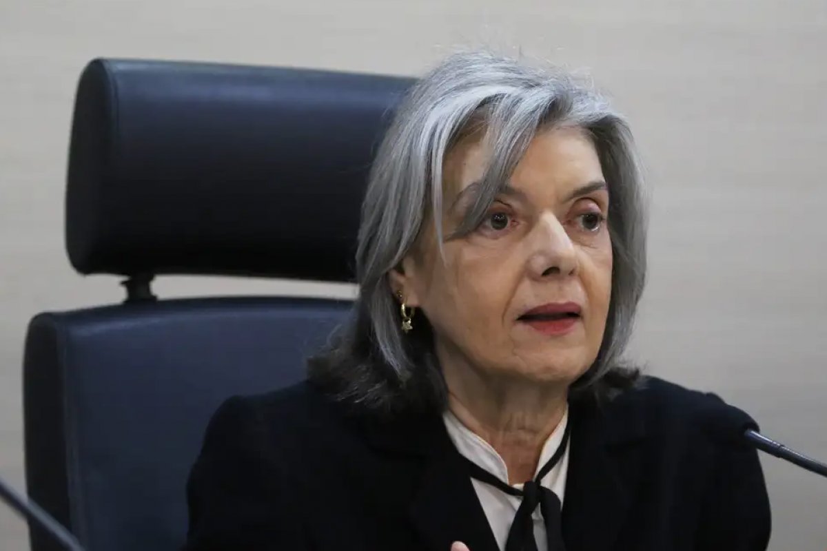 “Intimidação feroz”, diz Cármen sobre atentados contra 5 candidatas