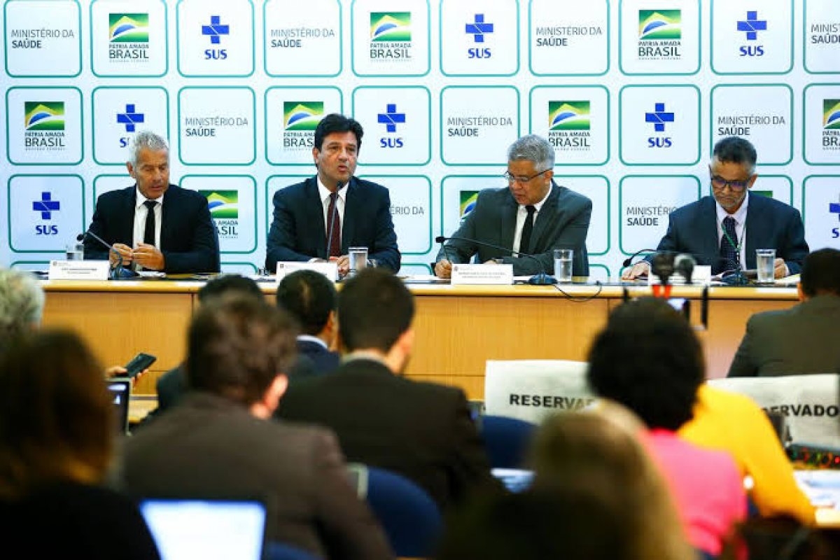 Três casos suspeitos de coronavírus no Brasil são monitorados pelo Ministério da Saúde