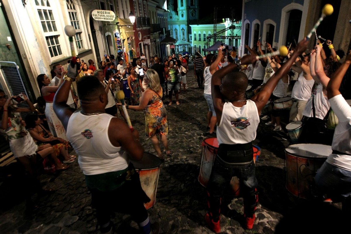 Opções de lazer durante verão no Pelourinho conta programação de shows 