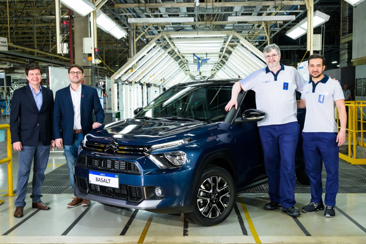 Farol da Bahia acompanha produção do primeiro Citroën Basalt 