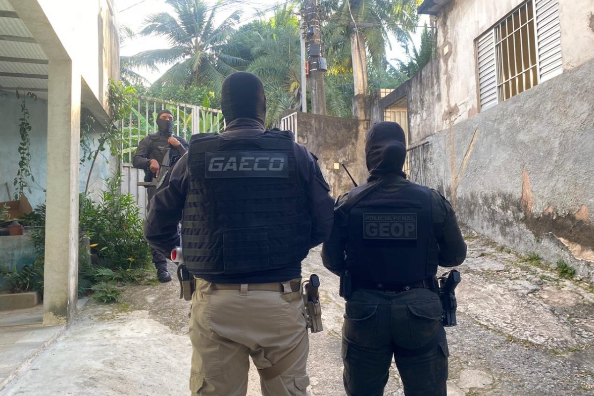 Sobe para quatro o nº de policiais penais presos em operação contra associação criminosa e crimes de corrupção em Salvador