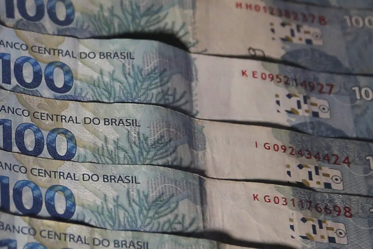 Governo bloqueia R$ 2,1 bilhões no orçamento federal