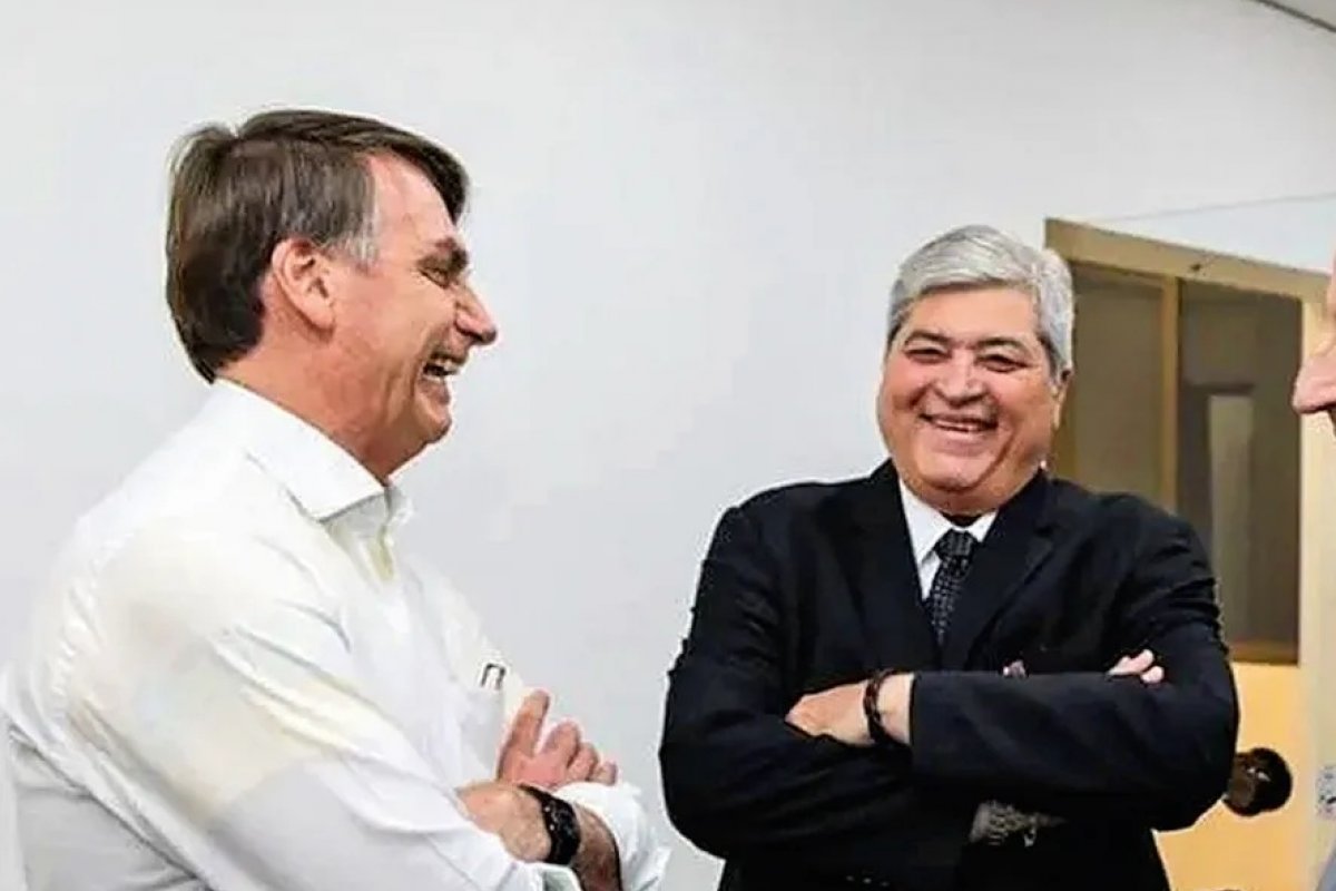Datena liga para Bolsonaro e agradece apoio após cadeirada em Marçal, diz coluna 