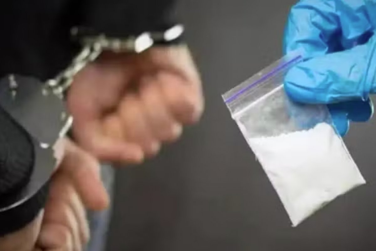 Brasileira é presa em aeroporto da Índia após engolir 124 cápsulas de cocaína 