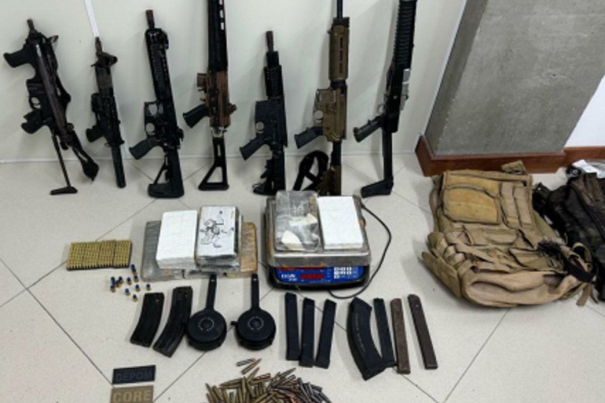 Polícia Metropolitana registra apreensão de seis fuzis e quatro submetralhadoras em 2024 