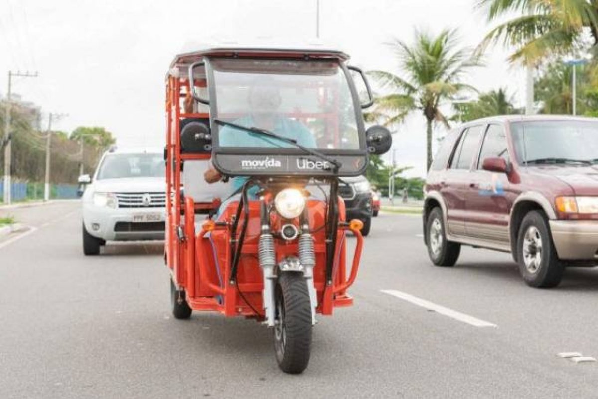 Uber lança opção de viagens em triciclos com modelo asiático