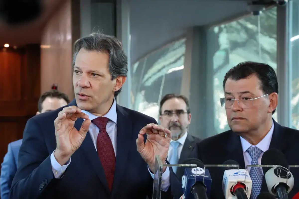 Apostadores de bets irregulares terão 10 dias para retirar valores depositados, diz Haddad 
