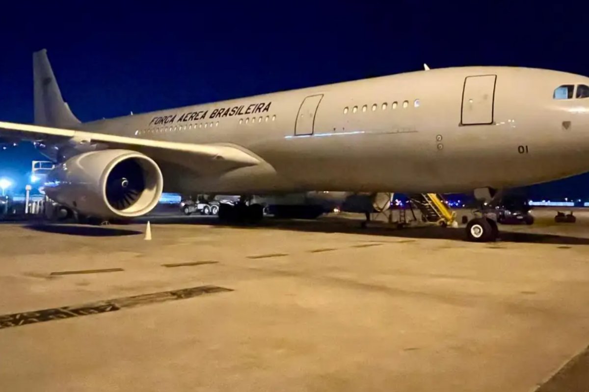 Voo da FAB para repatriação de brasileiros decola de Lisboa