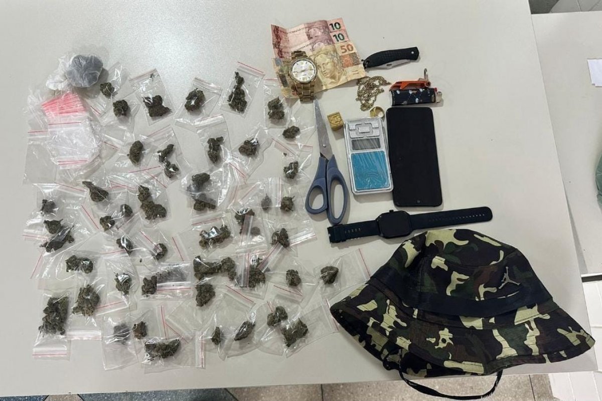 Suspeito de tráfico de drogas é preso em Camaçari 