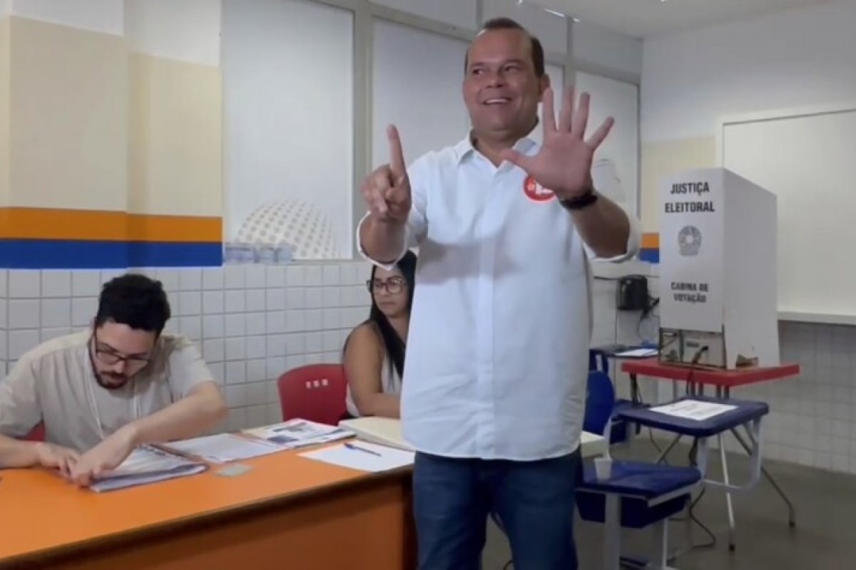 Vídeo: Com reeleição de Bruno, Geraldo Jr. não concede entrevista em comitê de campanha 
