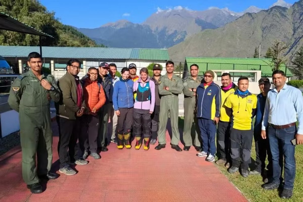 Duas alpinistas são resgatadas após ficarem presas por três noites sem comida e equipamentos a 6 mil metros