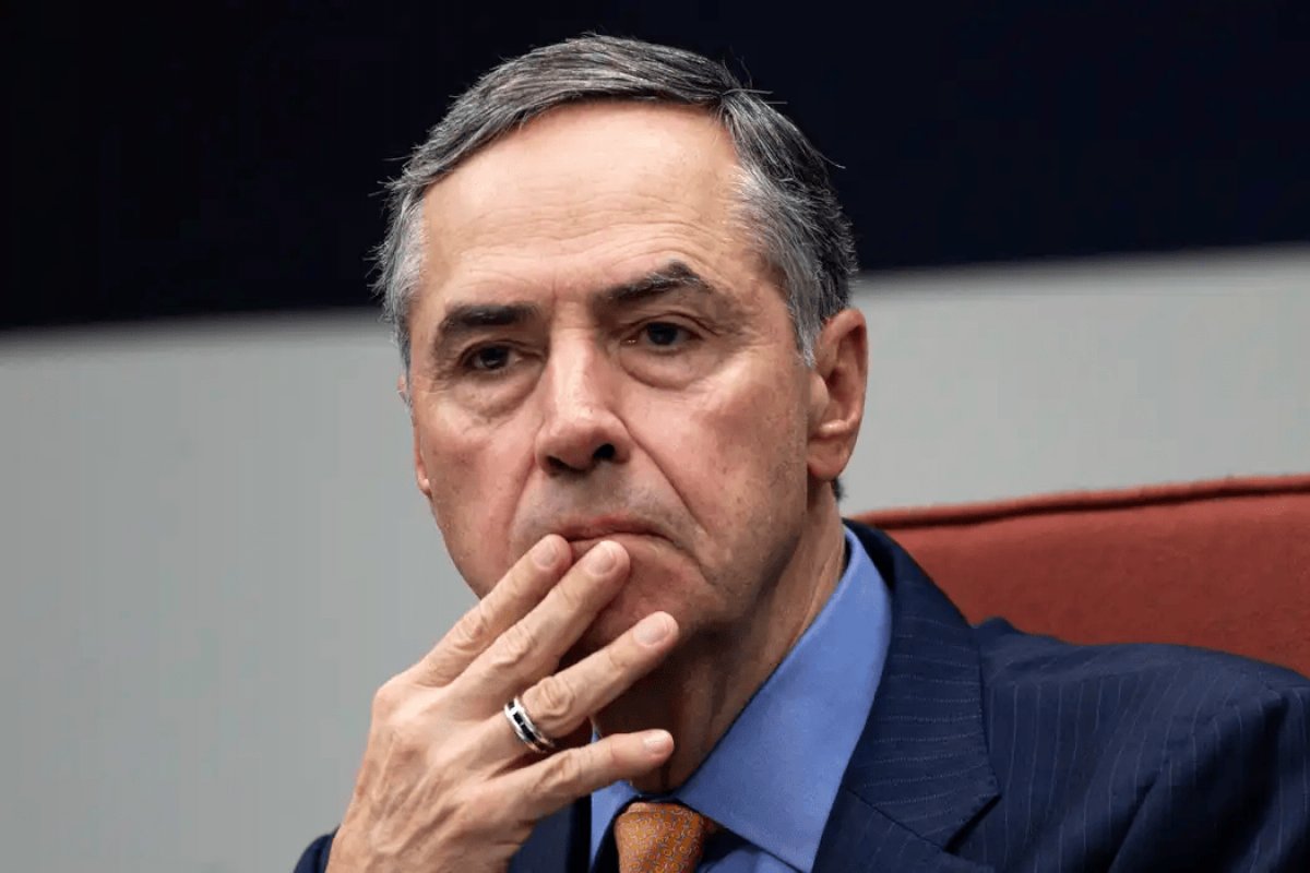 "Não se mexe em instituições que estão funcionando", diz Barroso após CCJ da Câmara aprovar medidas que restringem poderes do STF 